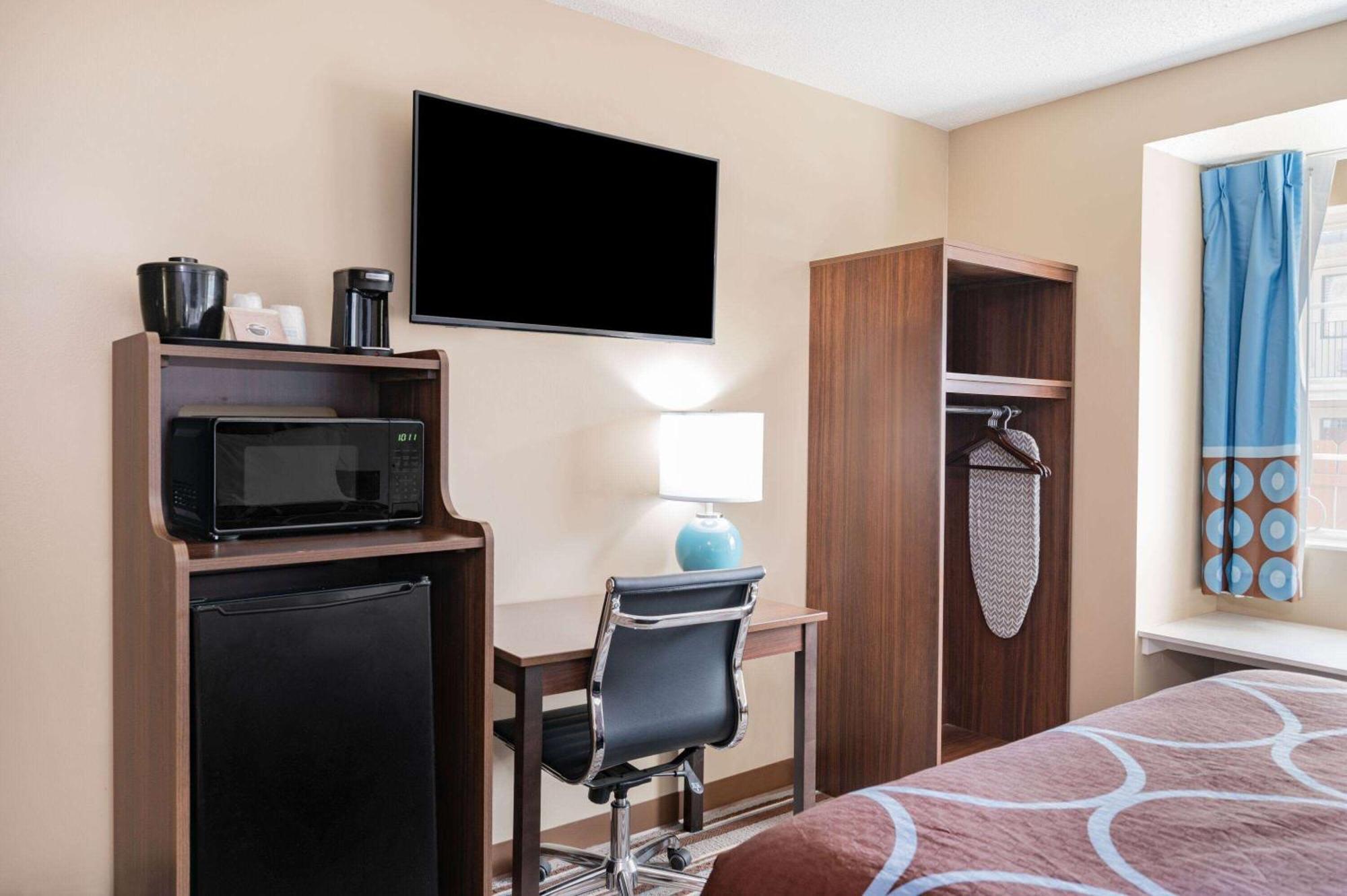 Hotel Super 8 By Wyndham Joliet Zewnętrze zdjęcie